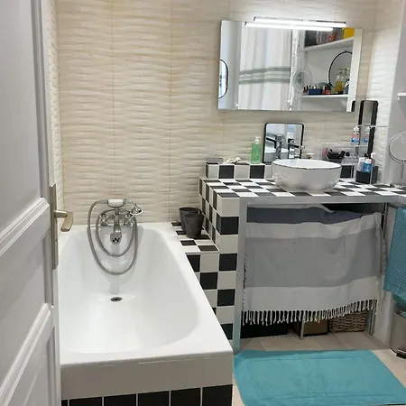 La Cité Des Fusains * Paris